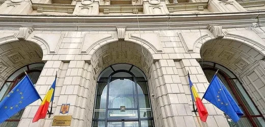 Guvernul a vândut înghețarea pensiilor drept disciplină. Legea o impune, pentru că datoria a trecut de 60%