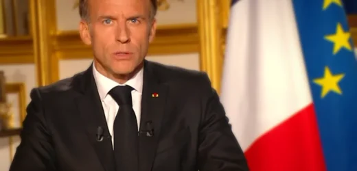 Macron anunță reducerea prețurilor la carburanți după protestele violente din Franța