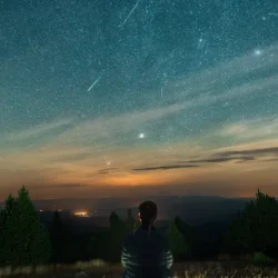 Orionidele 2026, până la 30 de meteori pe oră în noaptea de 21 spre 22 octombrie